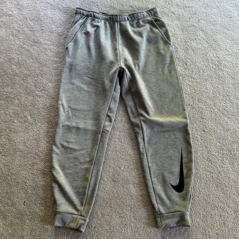 Nike Men’s dri-fit fleece lined joggers